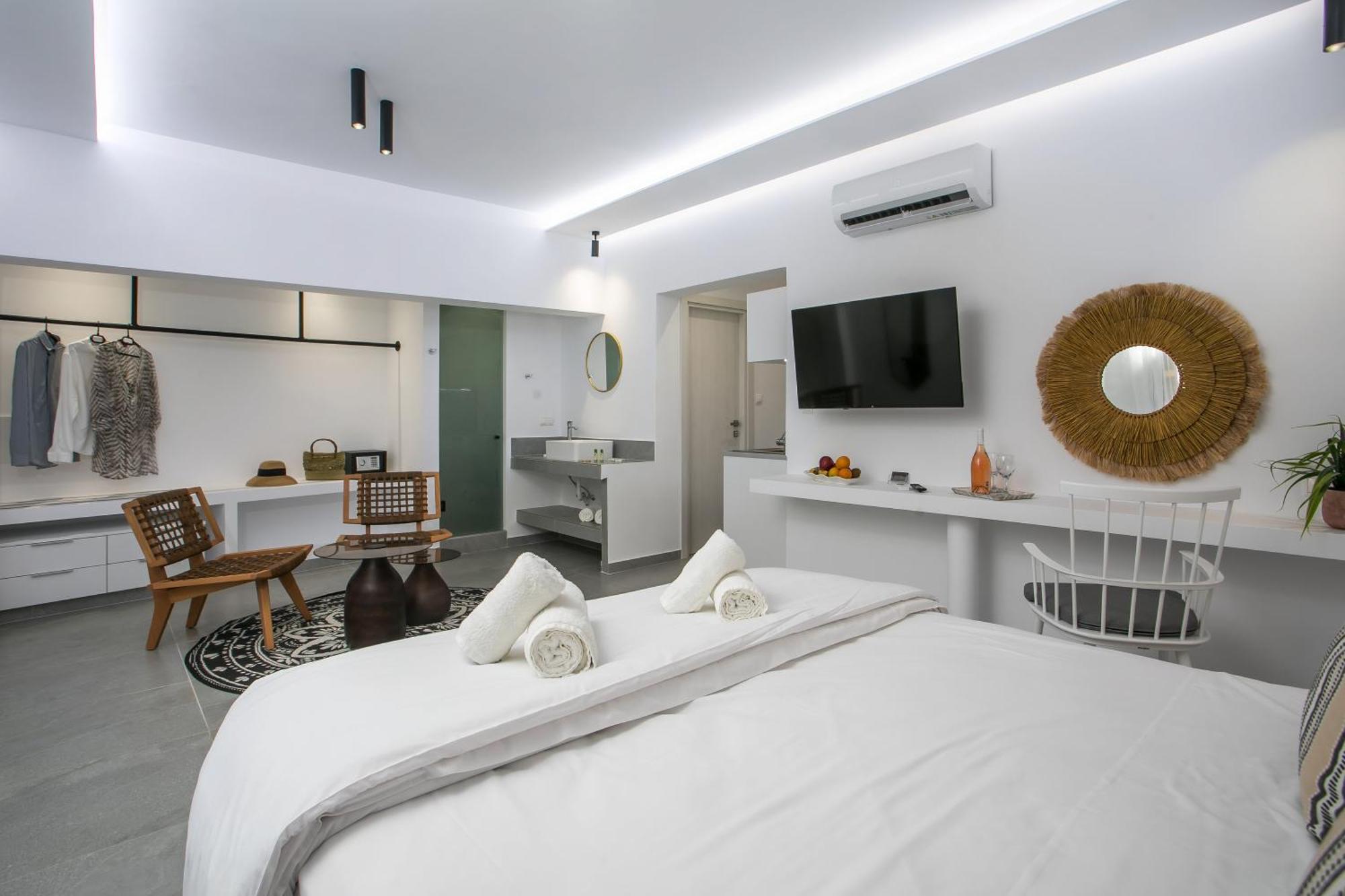 Calma Luxury Studios & Suites Фаліракі Екстер'єр фото